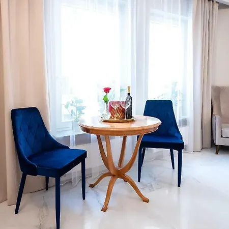 Wrona De Luxe 아파트 *